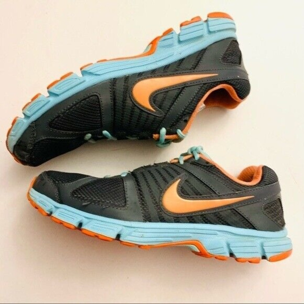 Nike Gray Athletic Shoes with Flexible Sole